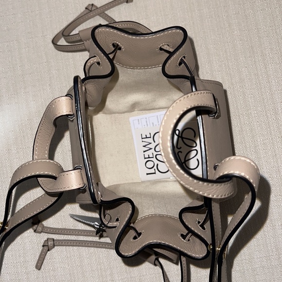 NWT Loewe Mini Hammock Bucket Shoulder Crossbody Bag Sand - Picture 8 of 9